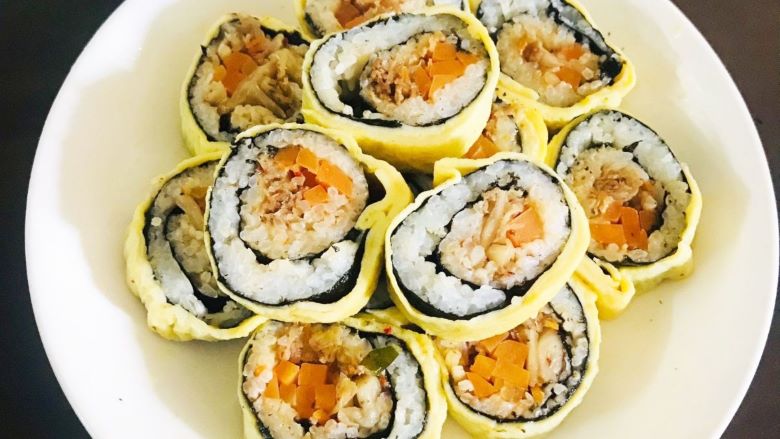 Cách làm cơm cuộn kim chi
