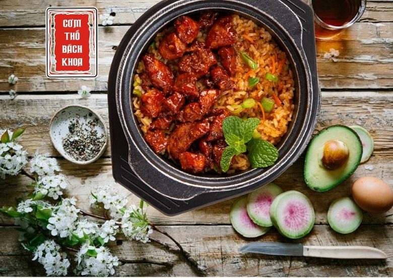 Cơm thố Bách Khoa Hà Nội