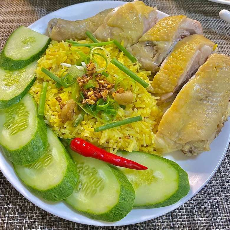 Cơm gà Hải Nam hoàn chỉnh