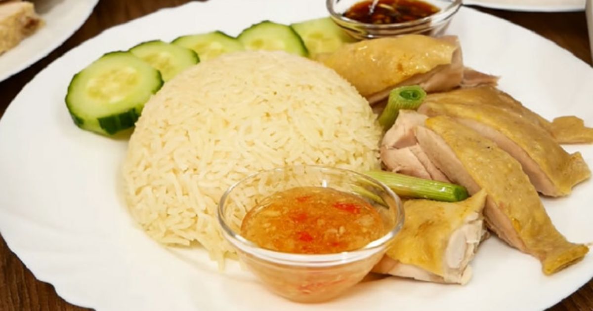 Cách nấu cơm gà Hải Nam tại nhà