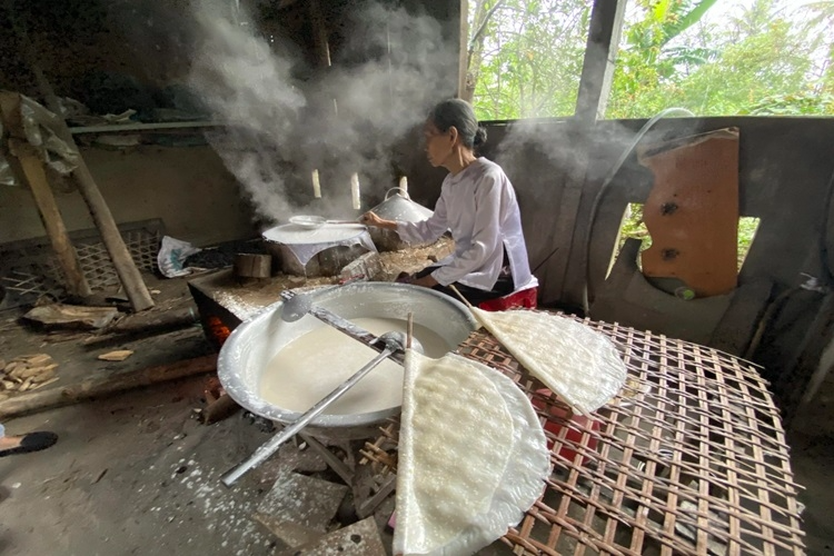 Khám phá hương vị truyền thống bánh tráng Trảng Bàng: Đặc sản trứ danh của Tây Ninh