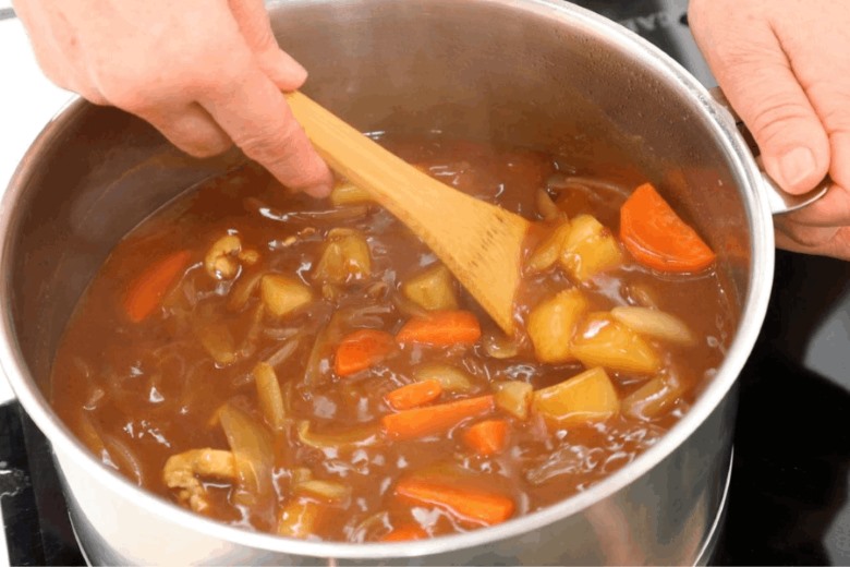 Nấu cà ri Nhật Bản