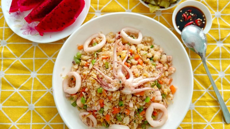 Quán cơm rang hải sản ngon ở Hà Nội