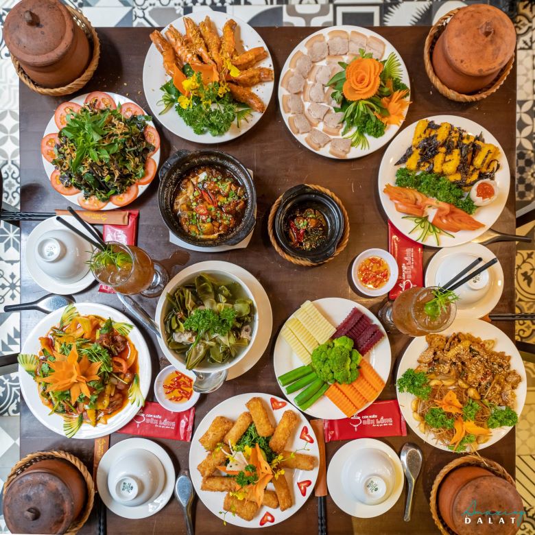 Cơm niêu Đèn Lồng Đà Lạt