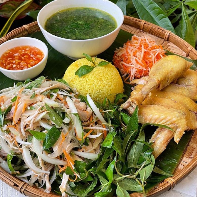 Cách nấu cơm gà Tam Kỳ