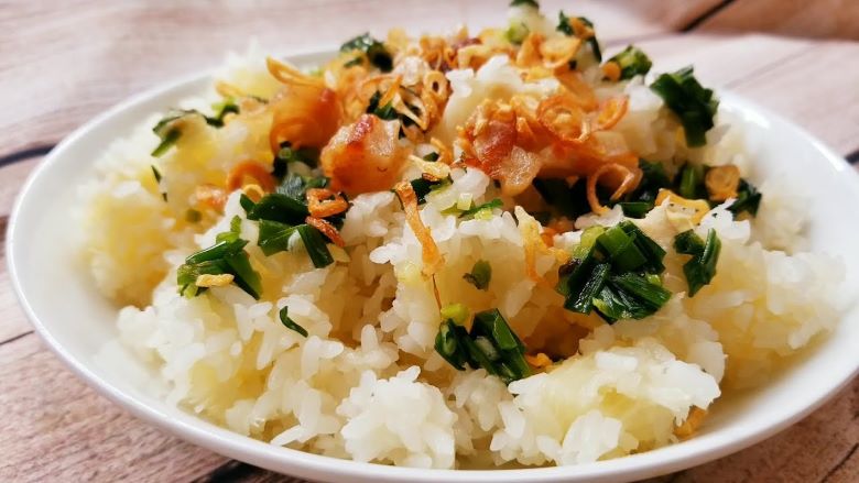 Xôi sắn thịt bằm