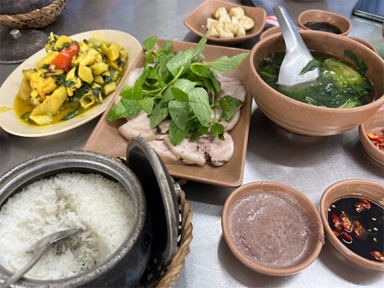 Vân Hương – Cơm niêu Biên Hòa nổi tiếng