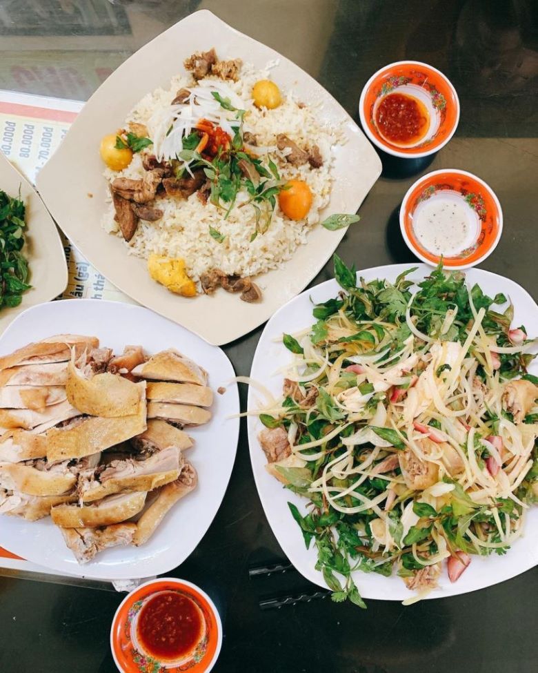 Quán cơm gà Bà Dung Hội An