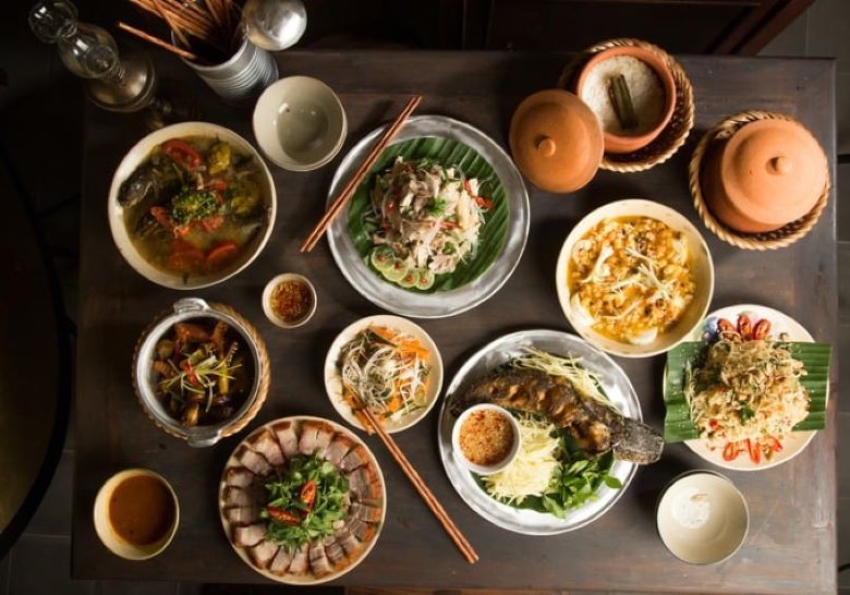 Quán cơm niêu Chạn Huế