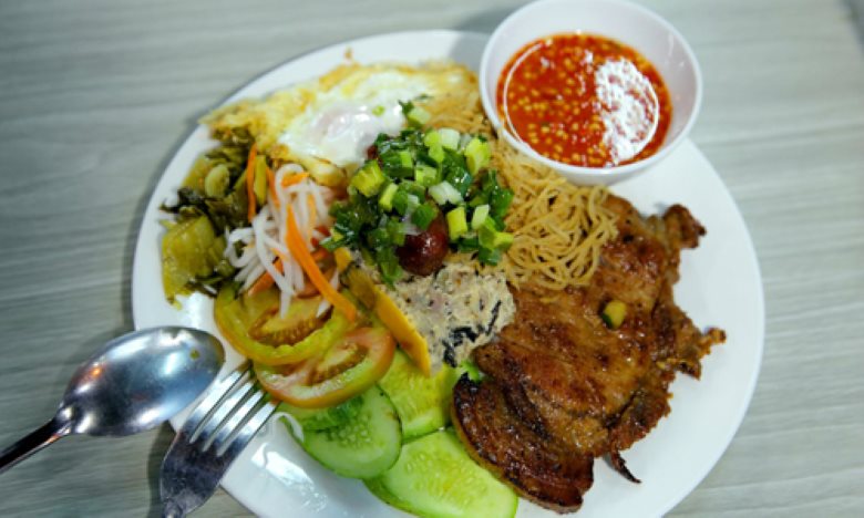 Cơm tấm 932P Quận 3