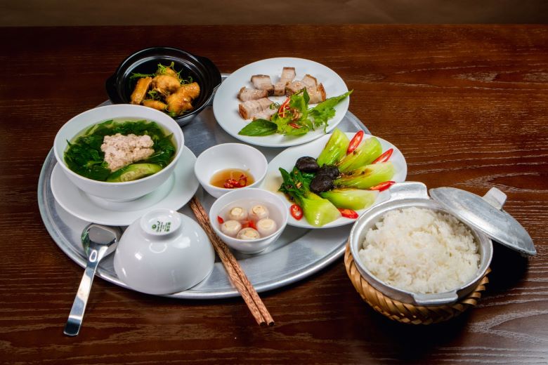 Quán cơm ngon ở Bãi Cháy