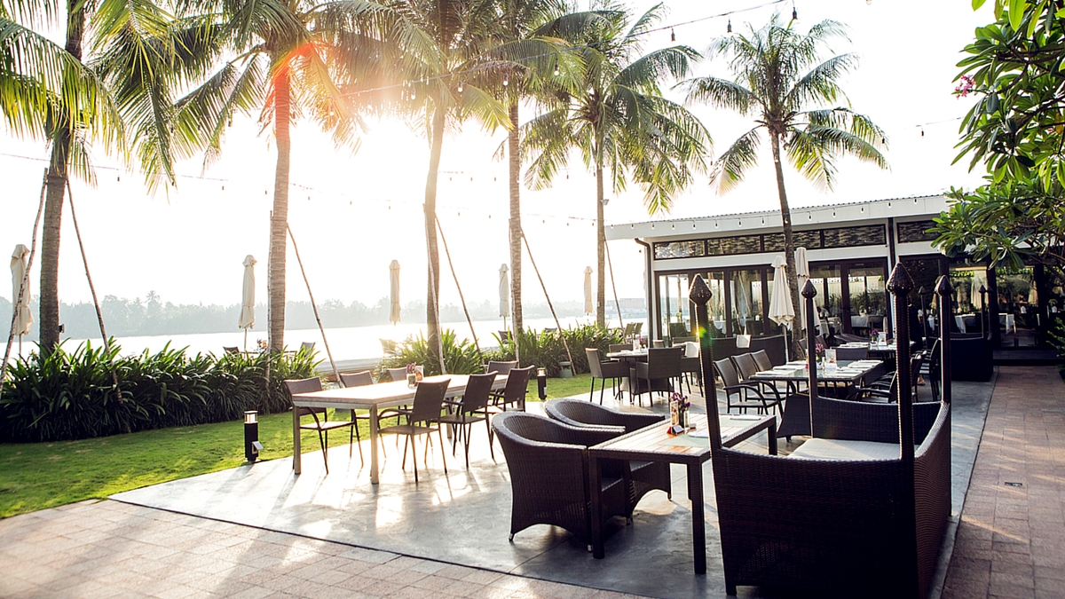 Bistro Song Vie Saigon bên sông