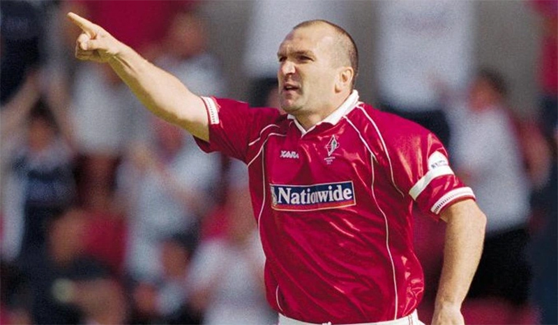 Neil Ruddock trung vệ Anh